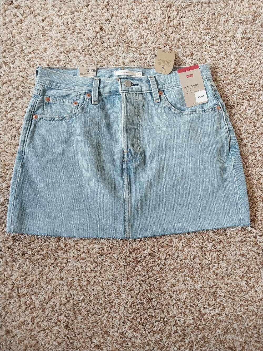 NWT Levi’s Icon Jean Skirt - Size 29 waist